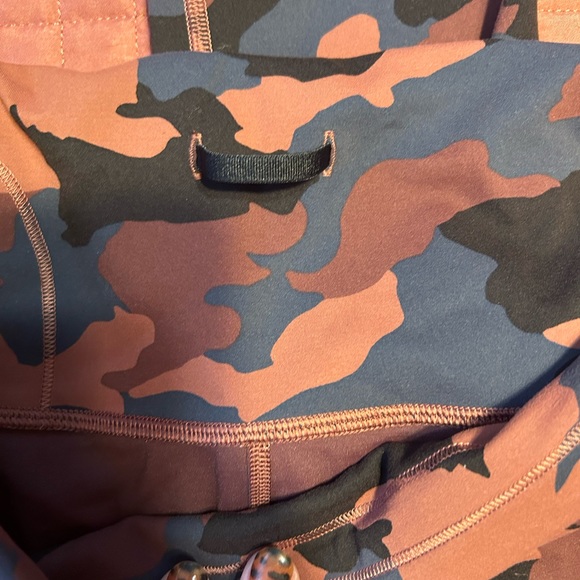 Lululemon Wunder Train High Rise - Picture 3 of 8